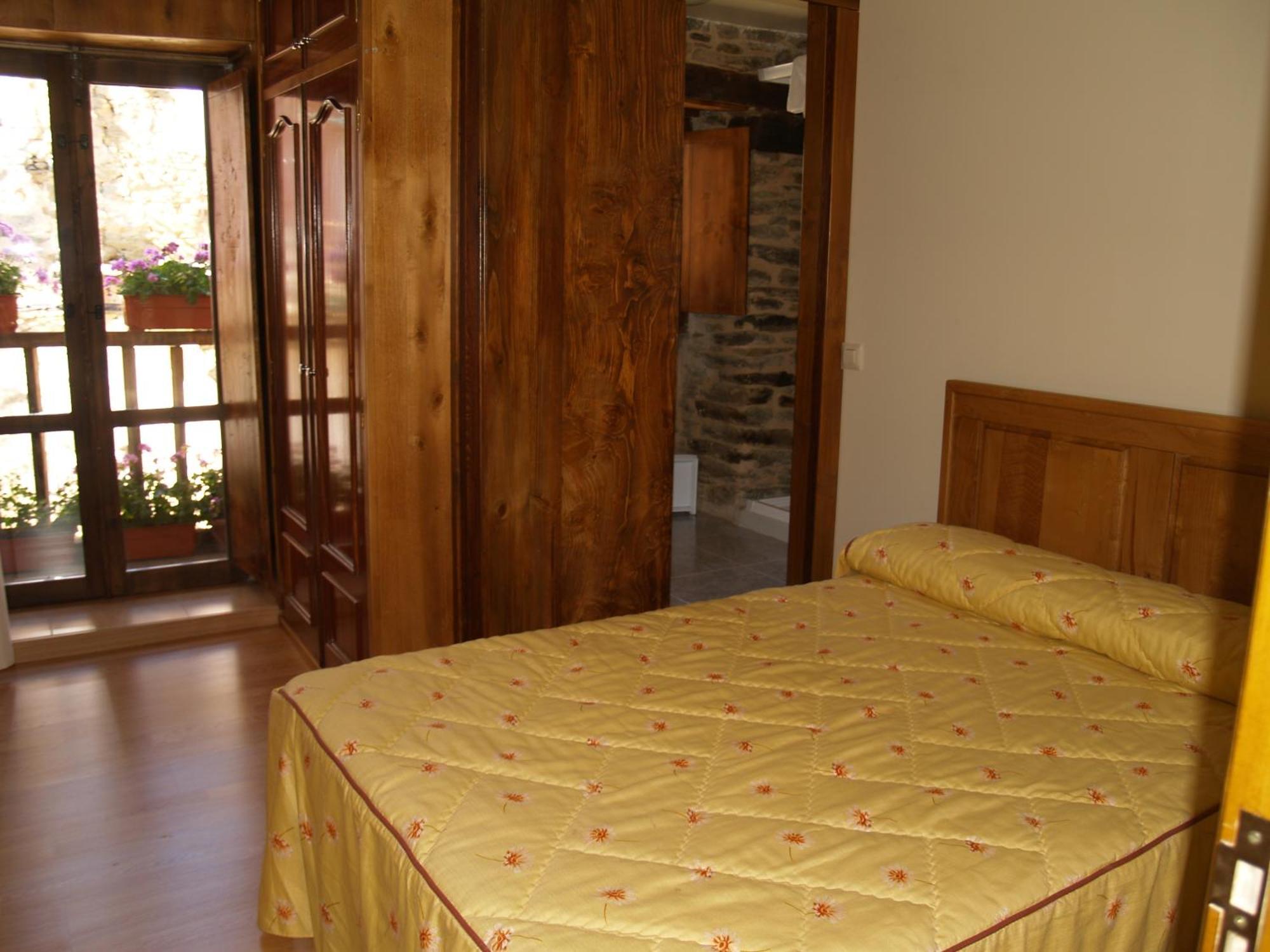 Hostal Tribal Puebla de Sanabria Buitenkant foto